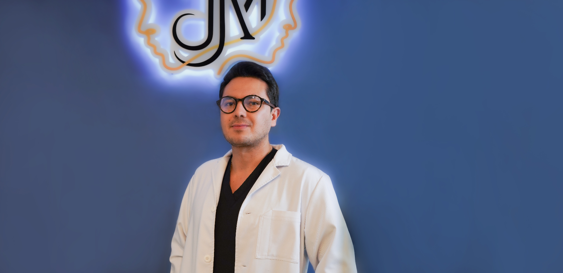 Retrato profesional del Dr. Juan Fernando Moreno